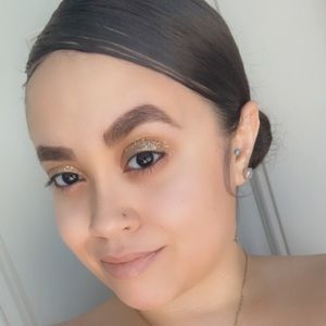 Meet your Posher, Desiree